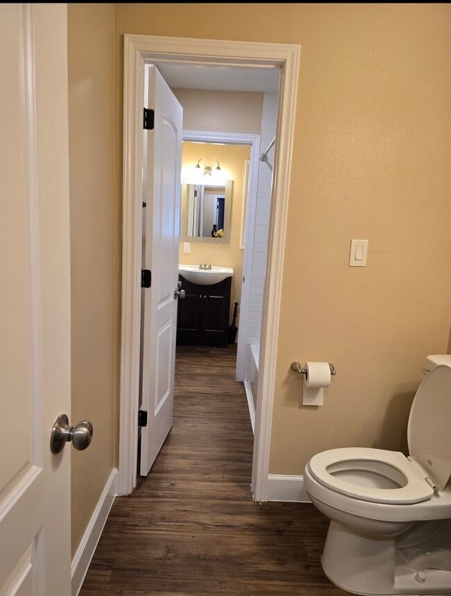 Building Photo - 2023 Barnsley Ln