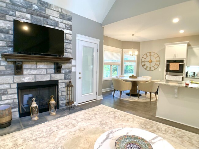 Building Photo - 260 Bluebriar Trace