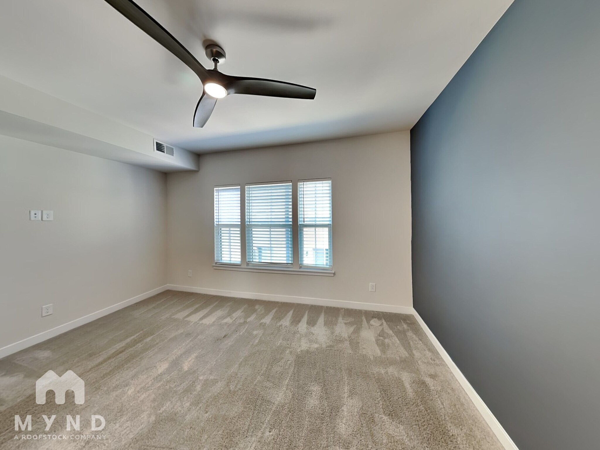 Building Photo - 432 W Tremont Ave