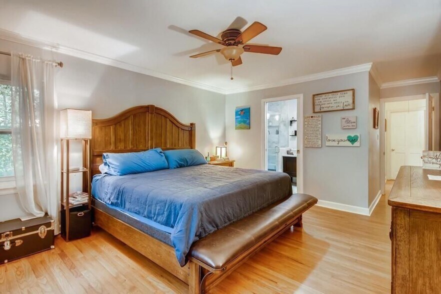 Building Photo - 2050 Sylvania Dr