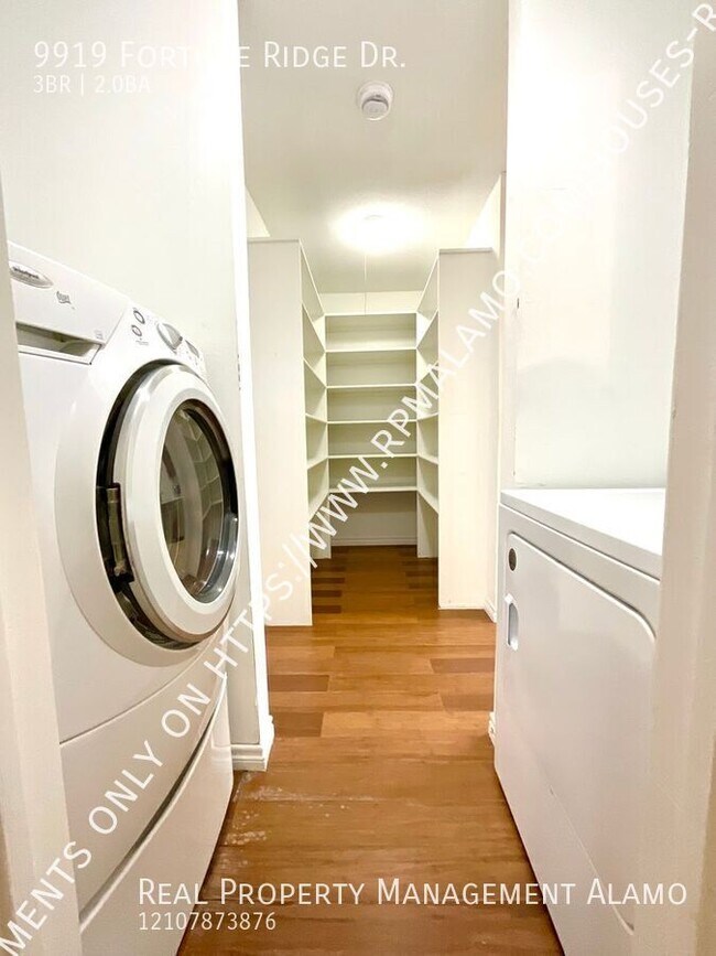 Building Photo - 9919 Fortune Ridge Dr