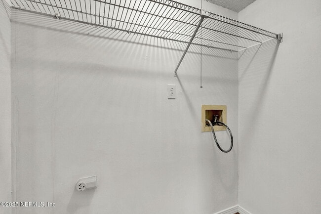 Building Photo - 475 Crabapple Ct