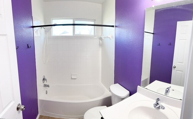 Building Photo - Charming well-maintained 4-bedroom, 2-bath home tucked in a quiet cul-de-sac just minutes from Fo...