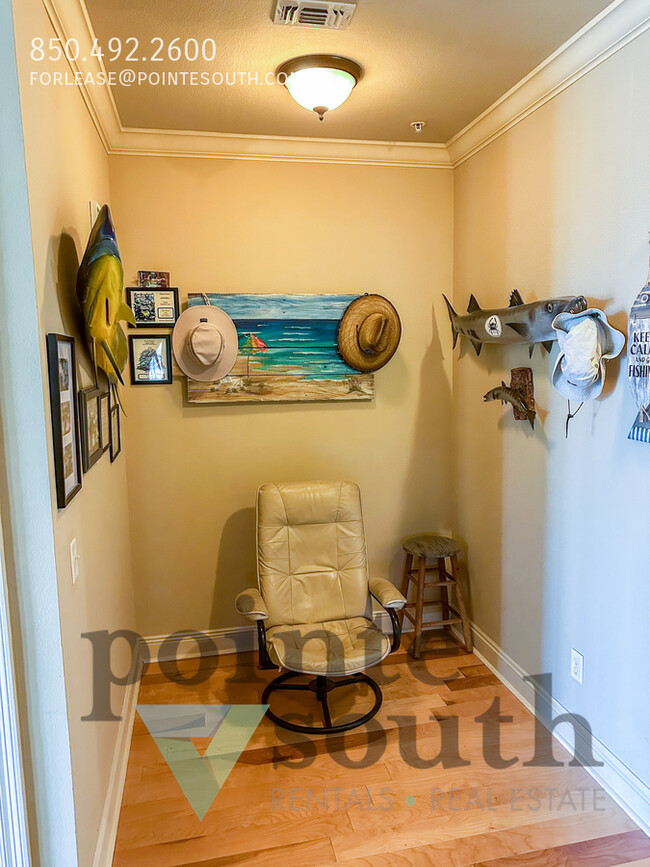 Building Photo - Furnished Condo in Destin!