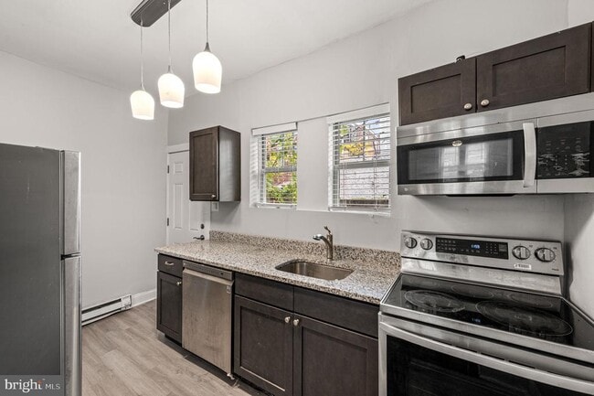 Building Photo - 3103 N Croskey St