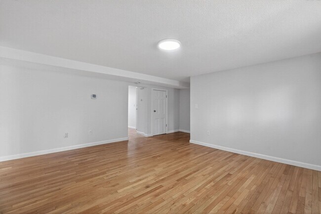 Building Photo - 20 Westgate Rd