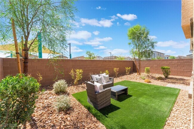 Building Photo - 1825 Jennifer Brk Pl