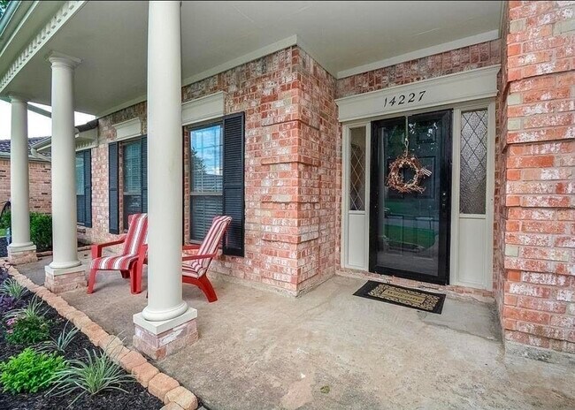 Building Photo - 14227 Sandfield Dr