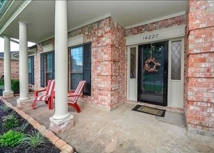 Building Photo - 14227 Sandfield Dr