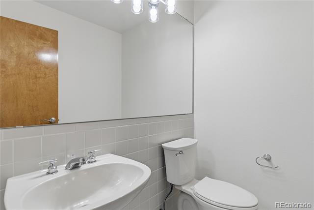 Building Photo - 5123 Red Oak Way