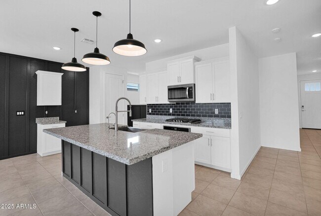 Building Photo - 22538 E Quintero Rd