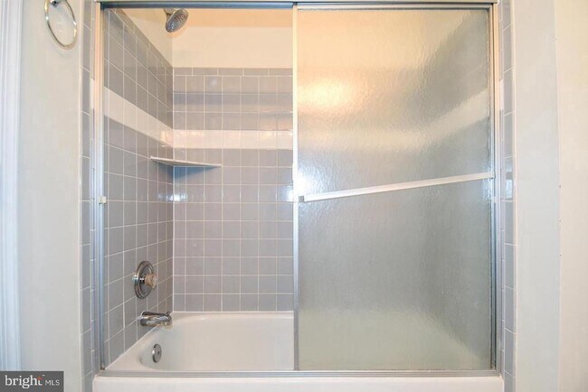 Building Photo - 47313 Grandview Pl