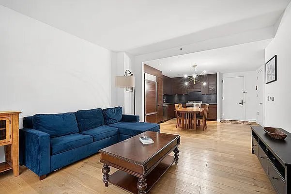 Building Photo - 540 W 28th St