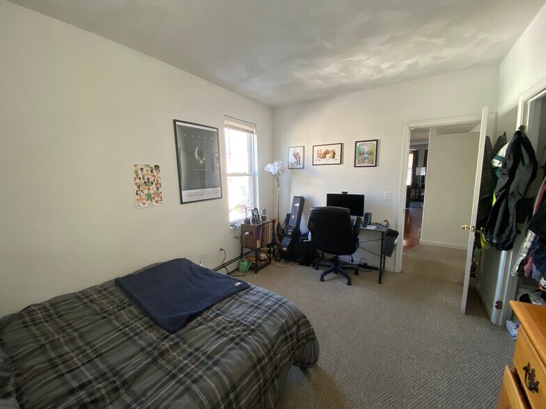 Building Photo - 58 Mansfield St