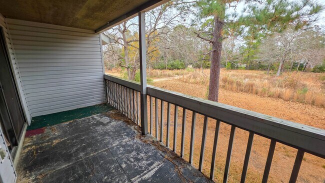 Building Photo - 500 Fairway Village Dr