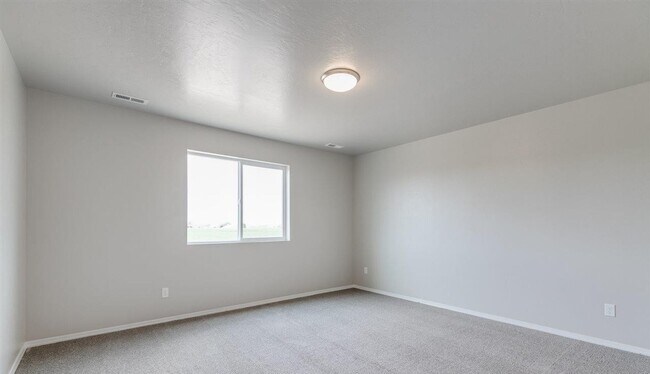 Building Photo - Coming Soon !!! Great location, 3 bedroom ...