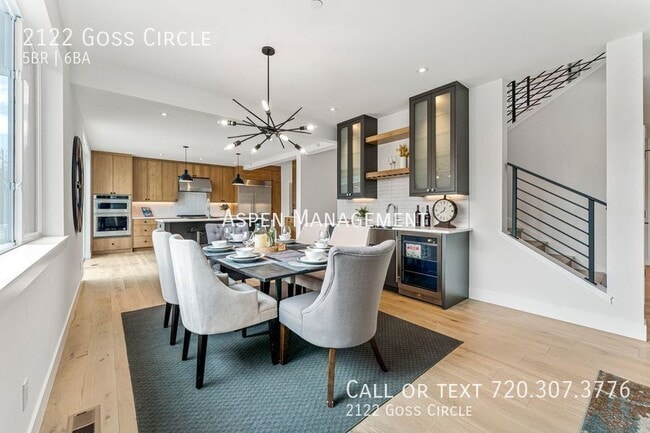 Building Photo - 2122 Goss Cir W
