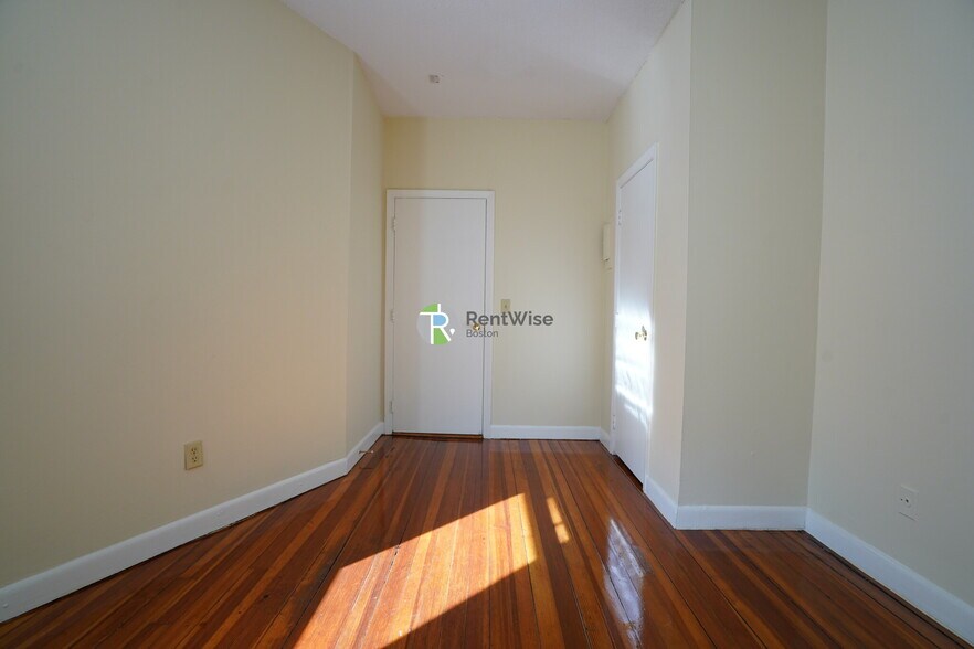 Building Photo - 1120 Commonwealth Ave