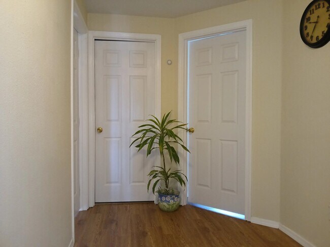 Building Photo - 4211 SE 94th Ave