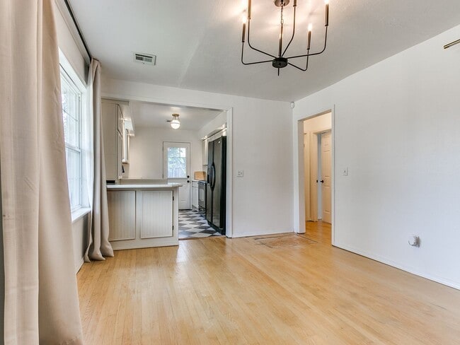 Building Photo - Charming 2 Bedroom Home in Oklahoma City