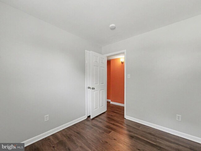 Building Photo - 5570 Rowser Dr