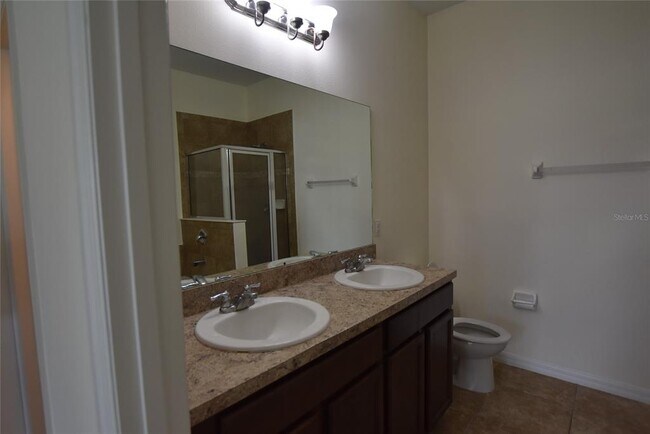 Building Photo - 1123 Honey Blossom Dr