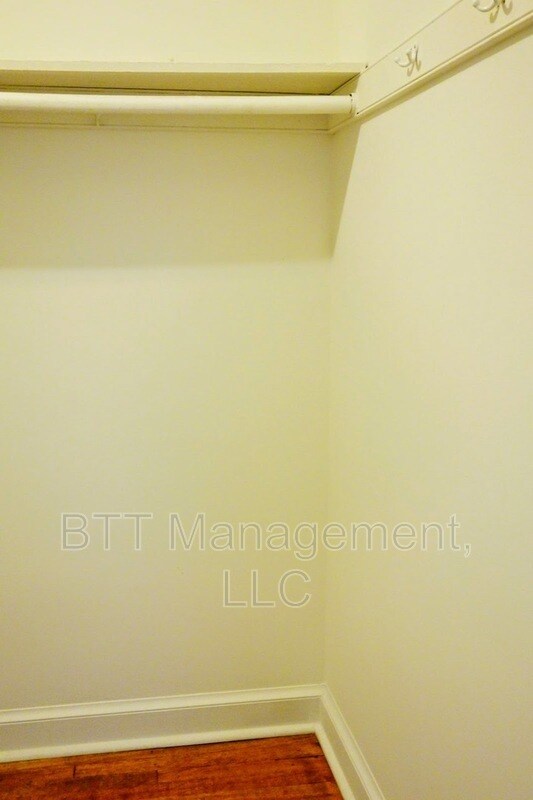 Building Photo - 8406 Greenwood Ave