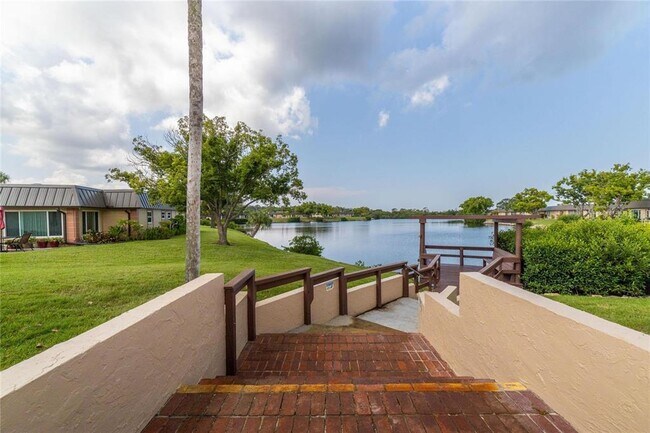 Building Photo - 4112 Hampton Dr