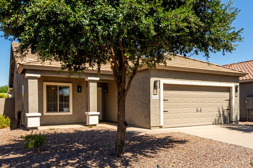 Building Photo - 41229 N Stenson Dr