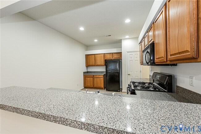 Building Photo - 7301 Norwood Pond Pl