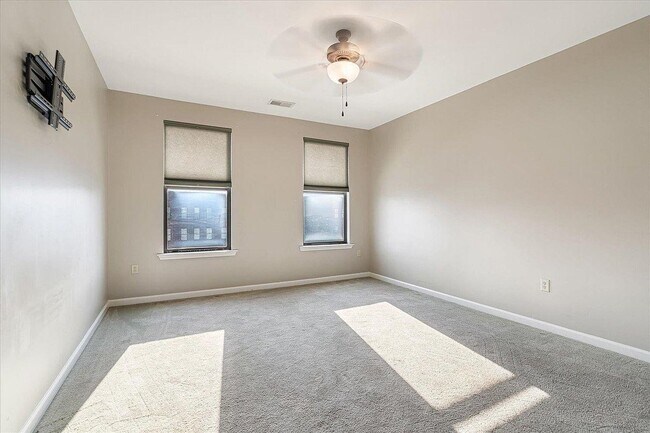 Building Photo - 721 Litty Ct