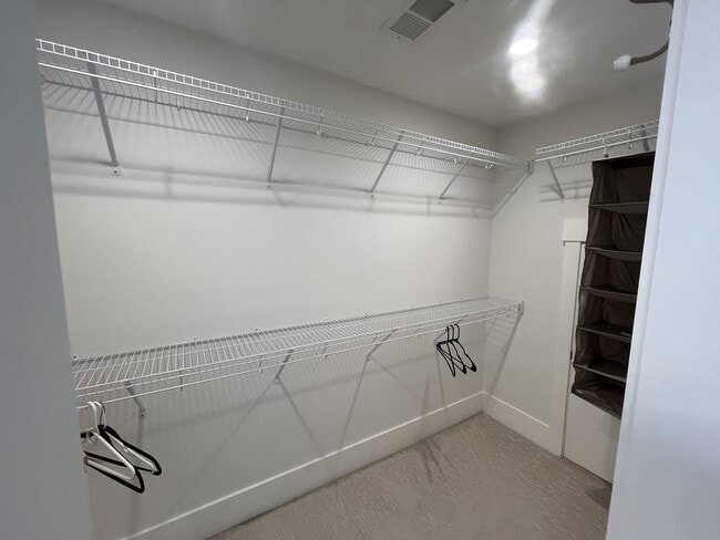 Building Photo - 16 Old Stoney Ln