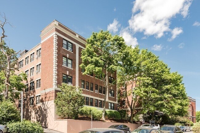 Building Photo - 141 Englewood Ave