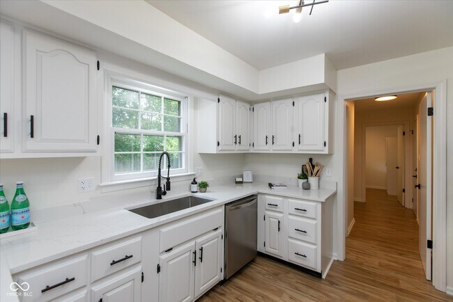 Building Photo - 6838 Johnson Rd