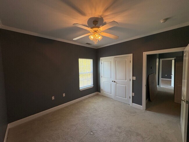 Building Photo - 2 bed, 1 bath unit for rent!