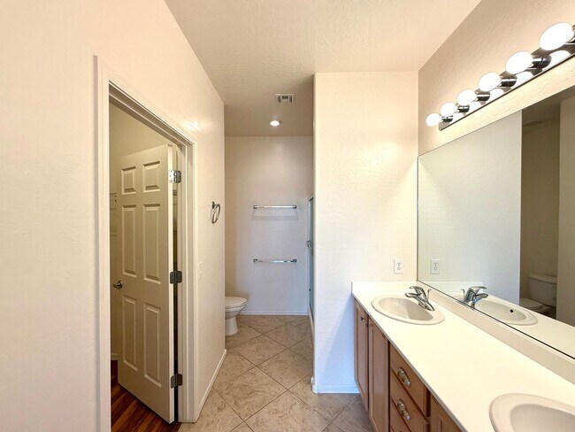 Building Photo - Great single-story two bedroom home in Sun City Aliante with golf course view