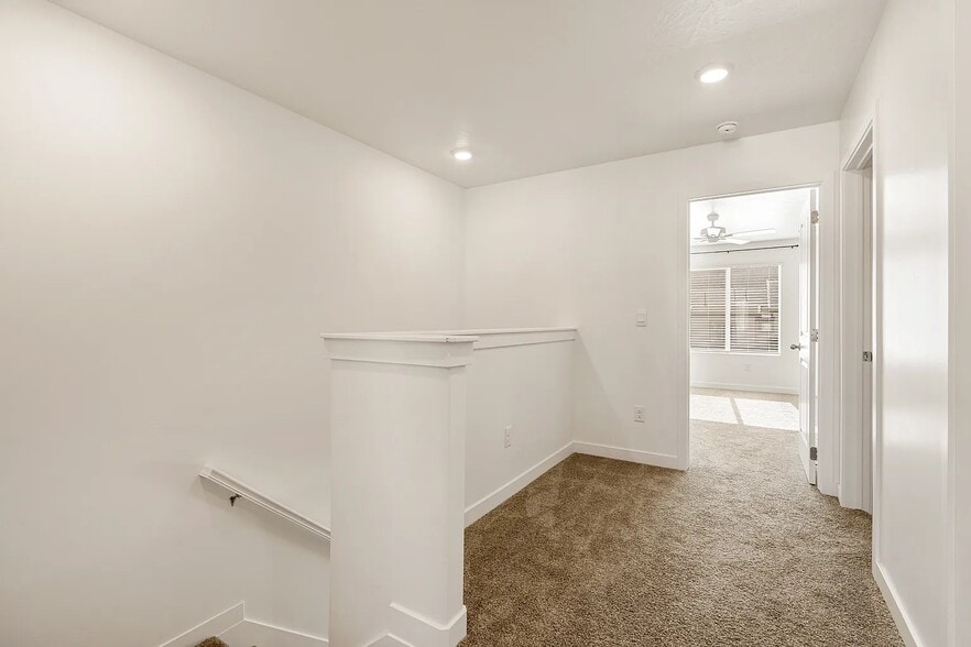 Building Photo - 1737 S Devils Garden Ln