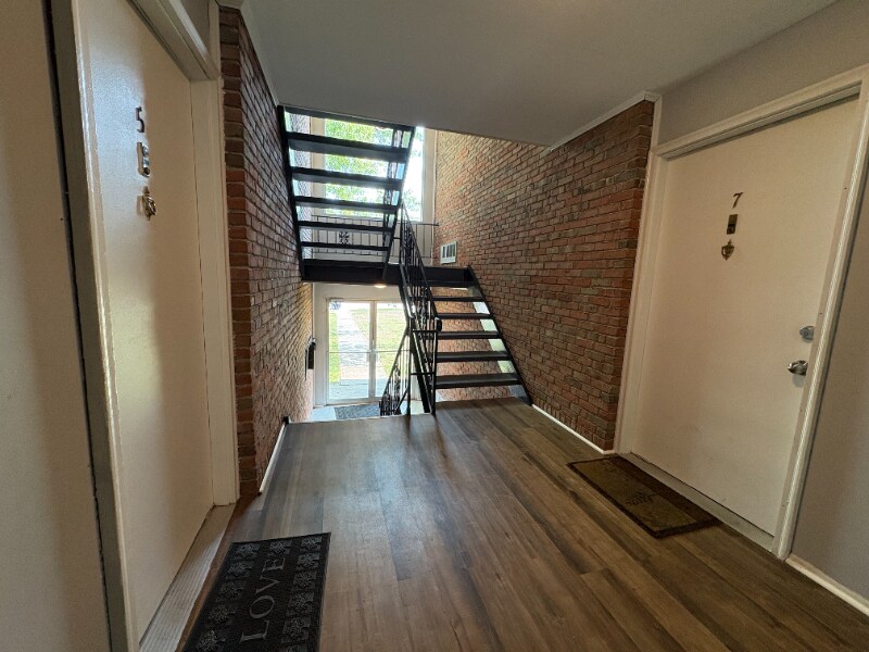 Building Photo - 1510 Spruce Ave