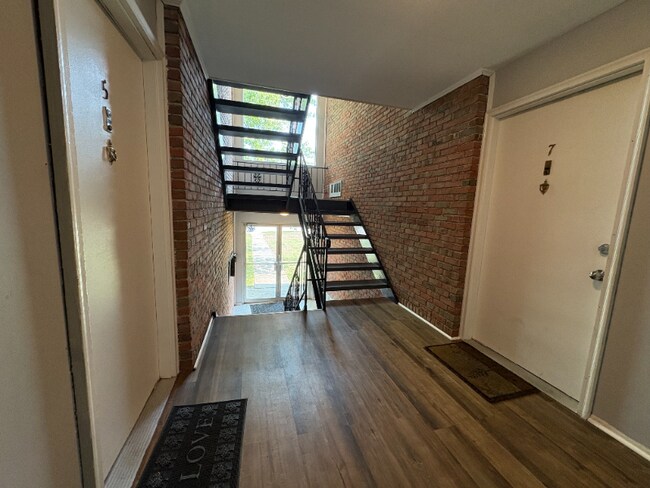 Building Photo - 1510 Spruce Ave