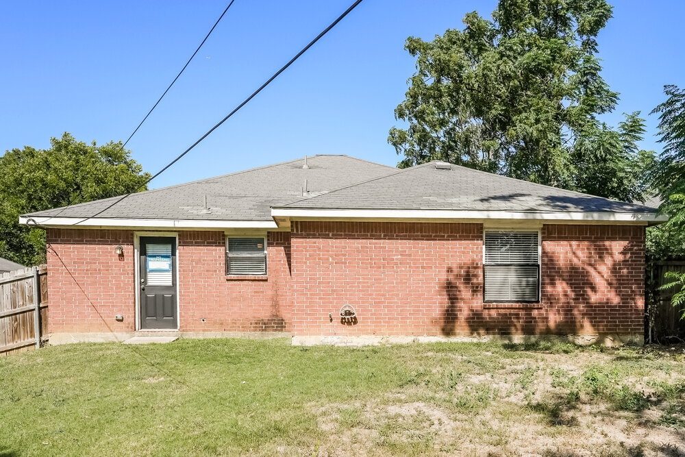 Building Photo - 1734 Avenue E
