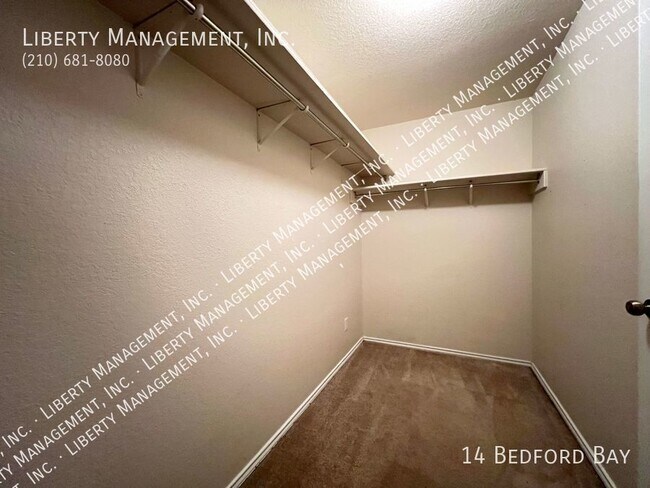 Building Photo - 4 bedroom with a Study