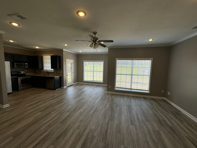 Building Photo - 3BR/2BA Home For Rent