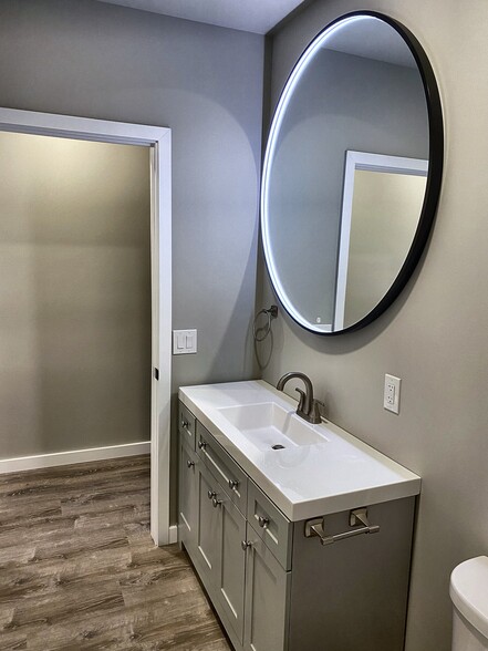 Main Bathroom - 9874 Mountain Home Rd