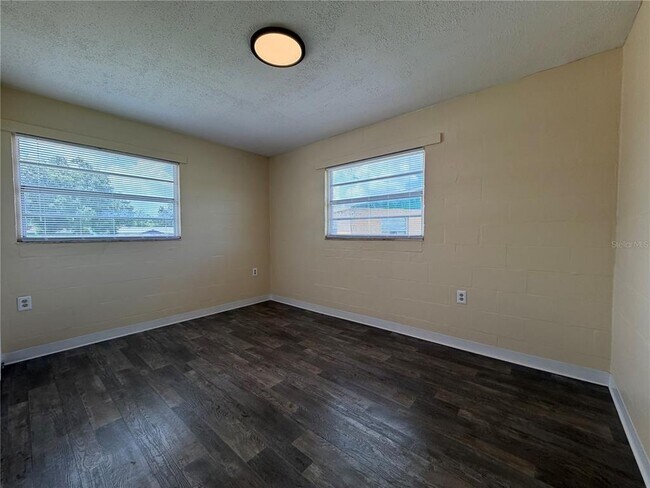 Building Photo - 2988 Stowe Pl