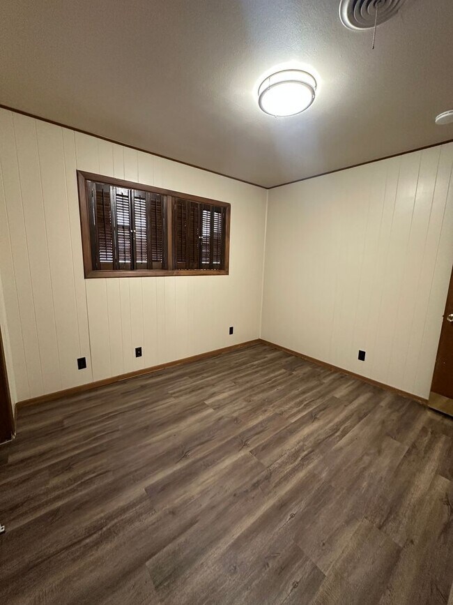 Building Photo - Beautiful Home on Mesa Circle!