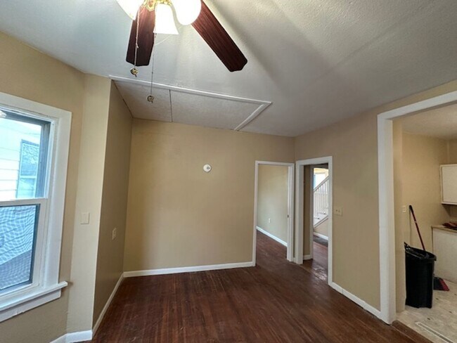 Building Photo - House for Rent with detached garage 3 BR/ 2 BA 61604