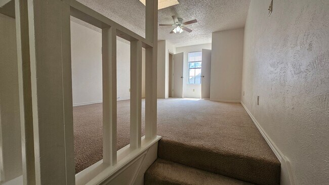 Building Photo - 544 E Windsor Dr