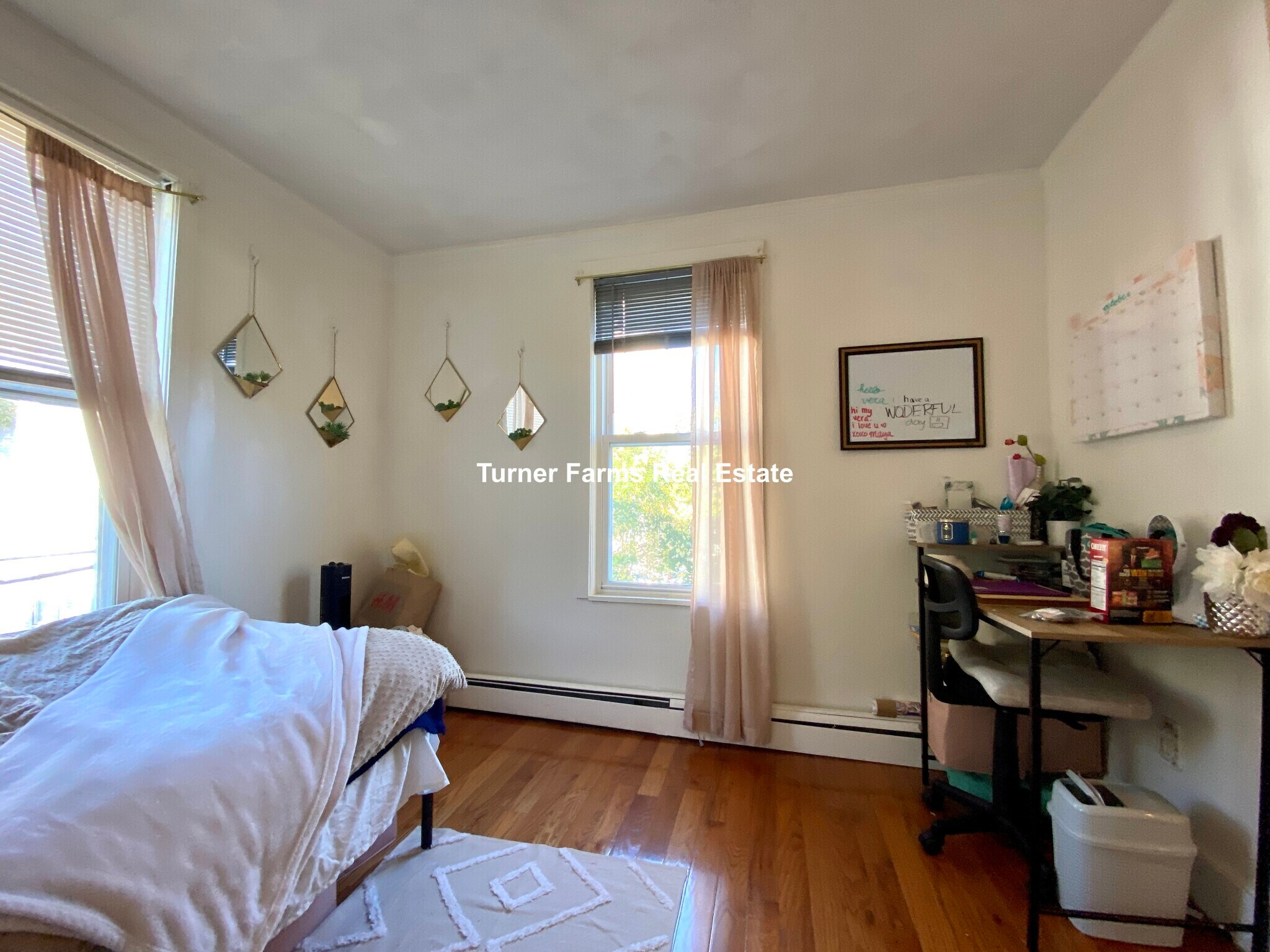 Building Photo - 205 Hillside St