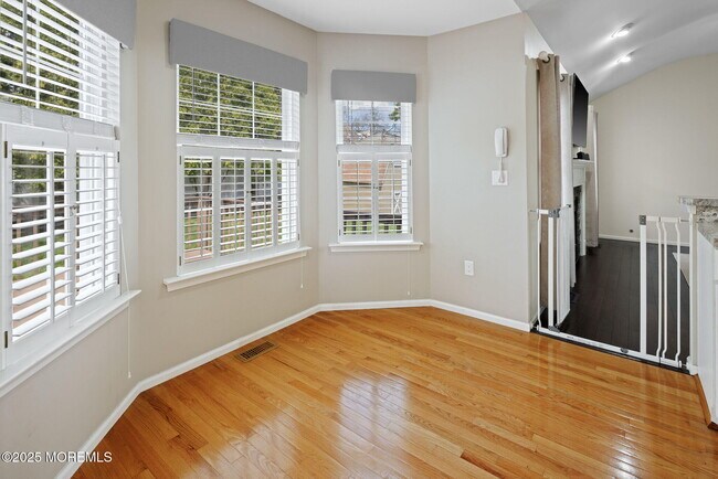 Building Photo - 148 Mizzen Ave