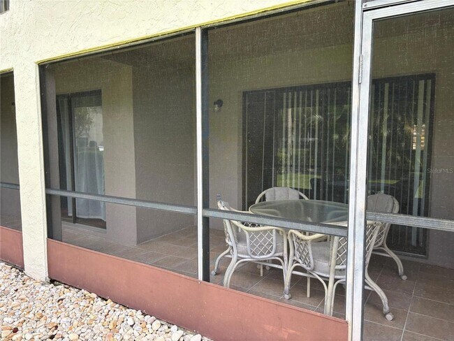 Building Photo - 750 Avenida Estancias